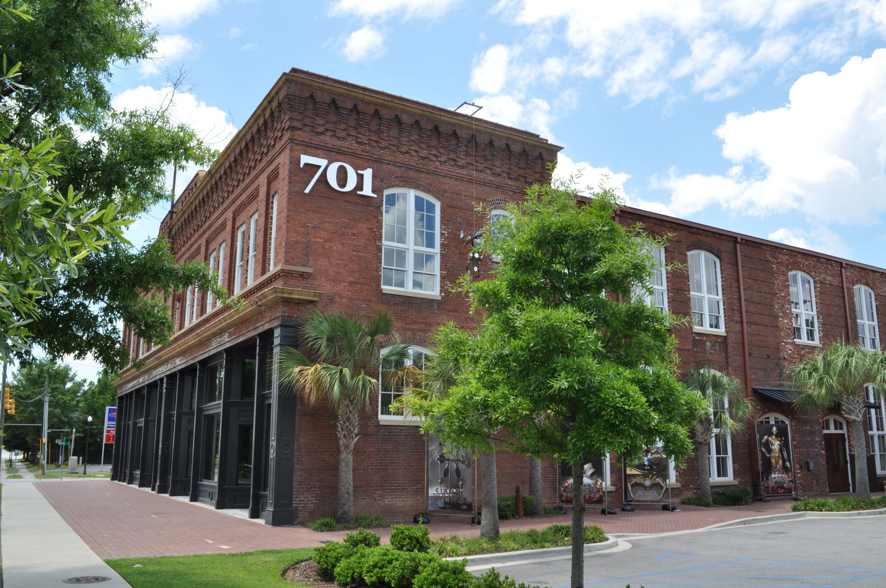 701 Whaley